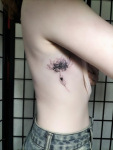 彼岸花タトゥー flower fine line tattoo
